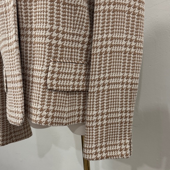Ellen Tracy Wool-Blend Houndstooth Jacket | Size 8 | Classic Neutral - Picture 6 of 10